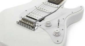 Yamaha Pacifica 012 elektriskā ģitāra