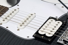 Yamaha Pacifica 212 VFM elektriskā ģitāra