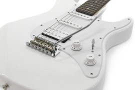 Yamaha Pacifica 012 elektriskā ģitāra